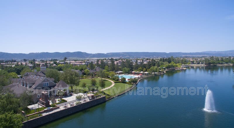 Temecula House: 40021 Spring Place Court