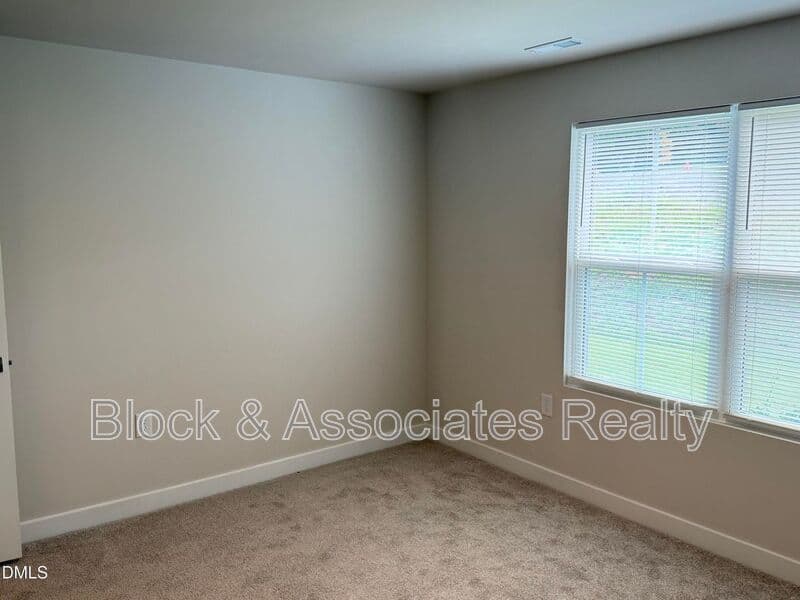 Raleigh House: 1337 Rollman Farm