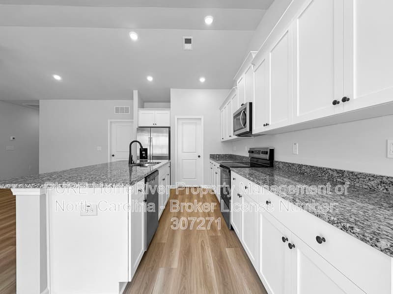 Angier House: 517 Chedworth Dr