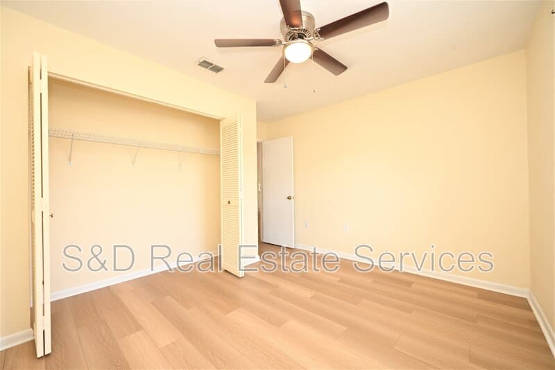 Lakeland House: 1774 Birchwood Loop