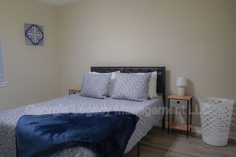 athens House: 1688 Prince Avenue