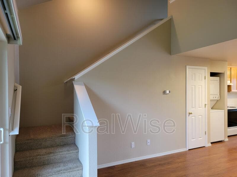 Grants Pass Condo: 1876 NE Fairview Ave