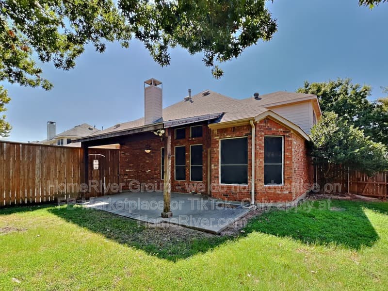 Frisco House: 10446 Red Clover Dr