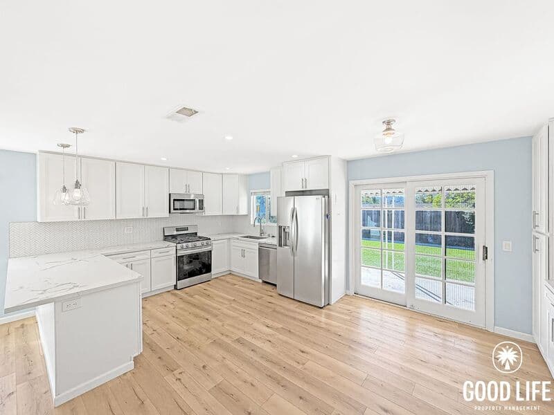 Santee House: 8617 Carlton Oaks Dr