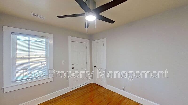 Greenville House: 109 N Eastern Street