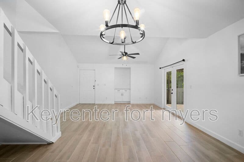 Fort Myers House: 6213 Timberwood Cir