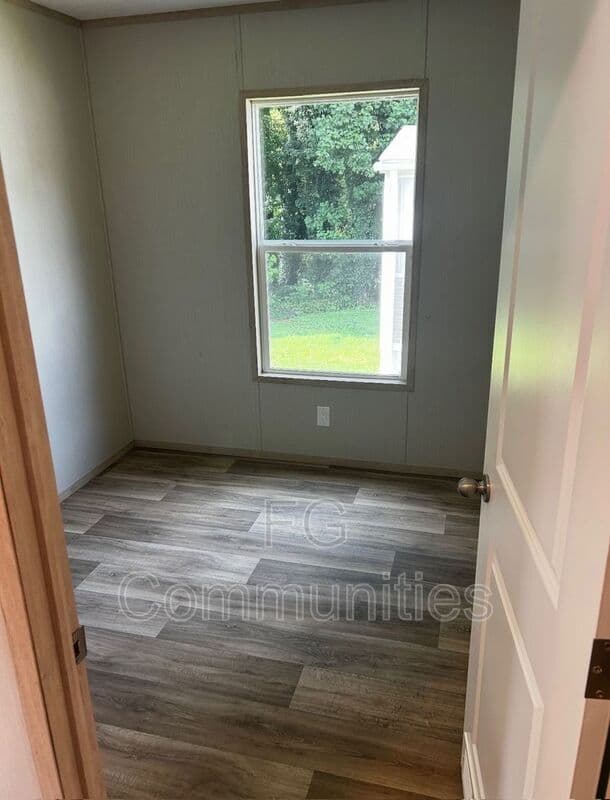 Burlington House: 2844 Maple Ave lot 18