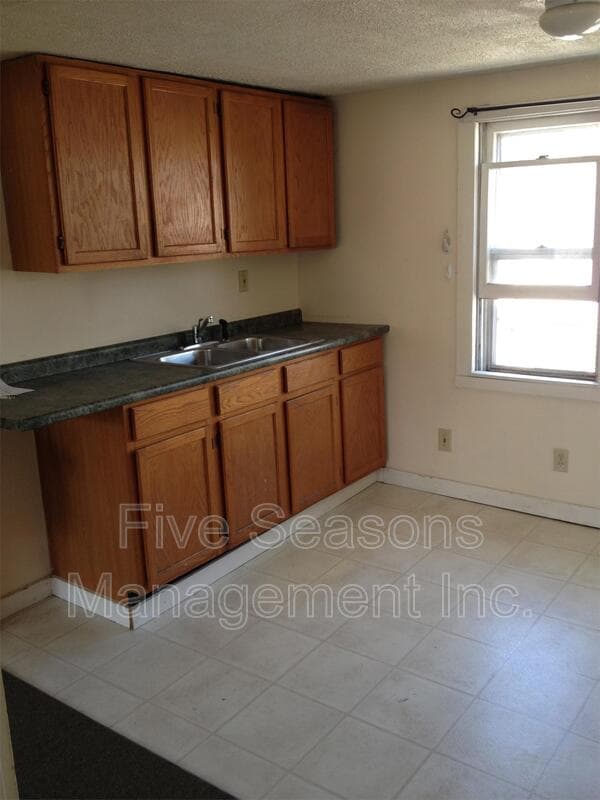 Burlington Condo: 4 Loomis St - 12