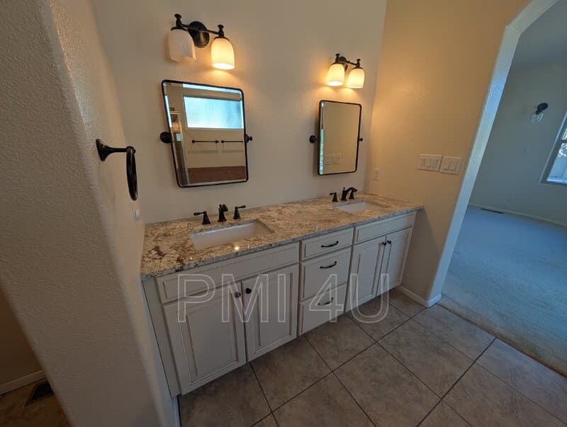 Albuquerque House: 12612 Carmel Ct NE