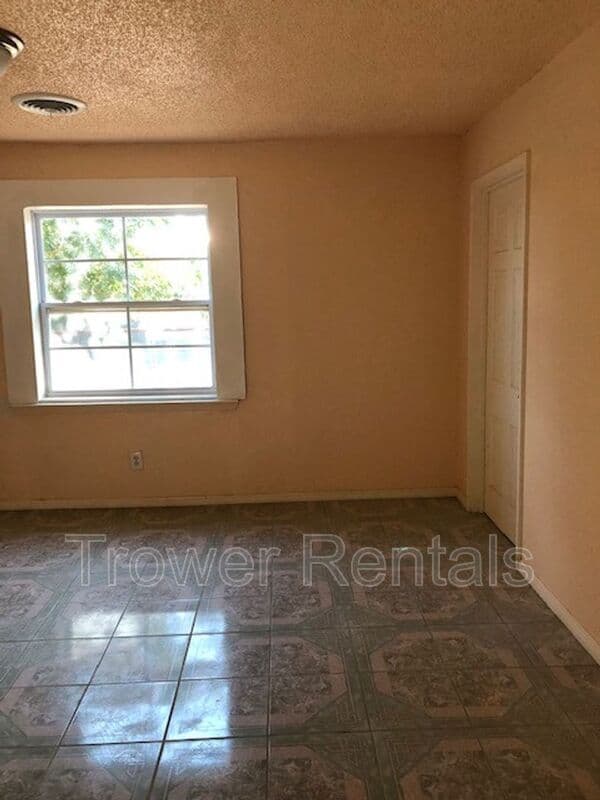 Odessa House: 9468 W. 26th