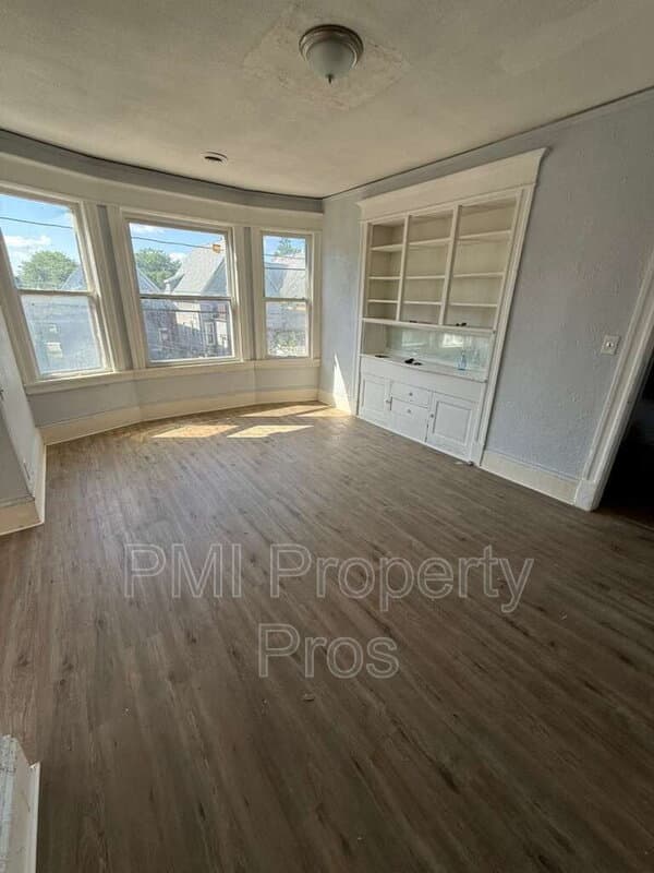Milwaukee Condo: 1623 N 38th St
