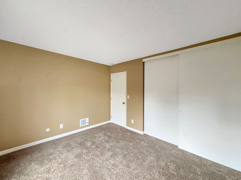 San Diego Condo: 9550 Carroll Canyon Rd