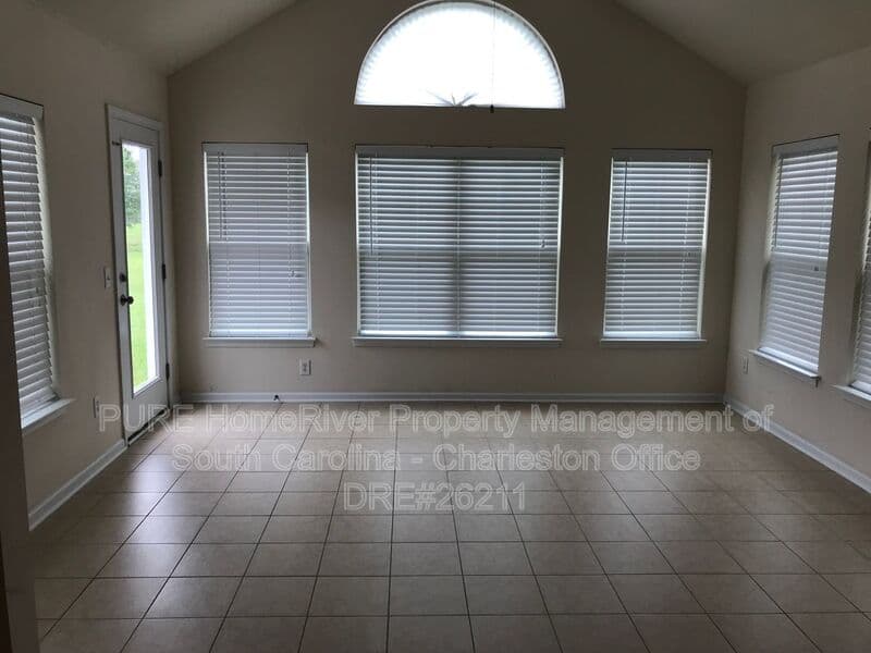 Summerville House: 414 Decatur Dr