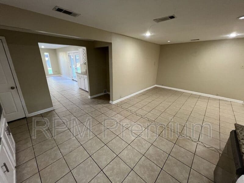 Baton Rouge House: 3280 Crestaire Dr