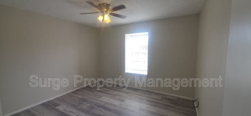 Benbrook Condo: 237 Vista Way