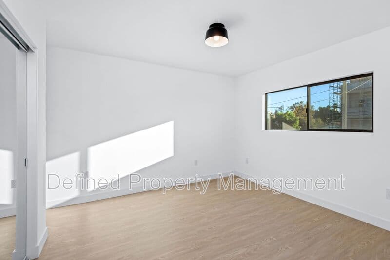 Los Angeles Condo: London 3415 - 3415 London Street Los Angeles, CA 90026