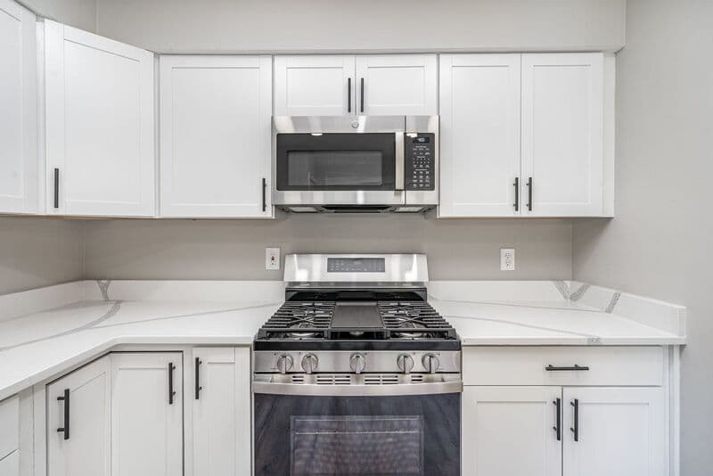 Fredericksburg House: 10701 Houck Dr