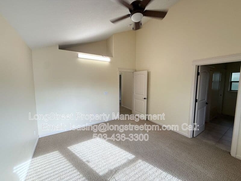 Salem House: 823 Crouchen St NW