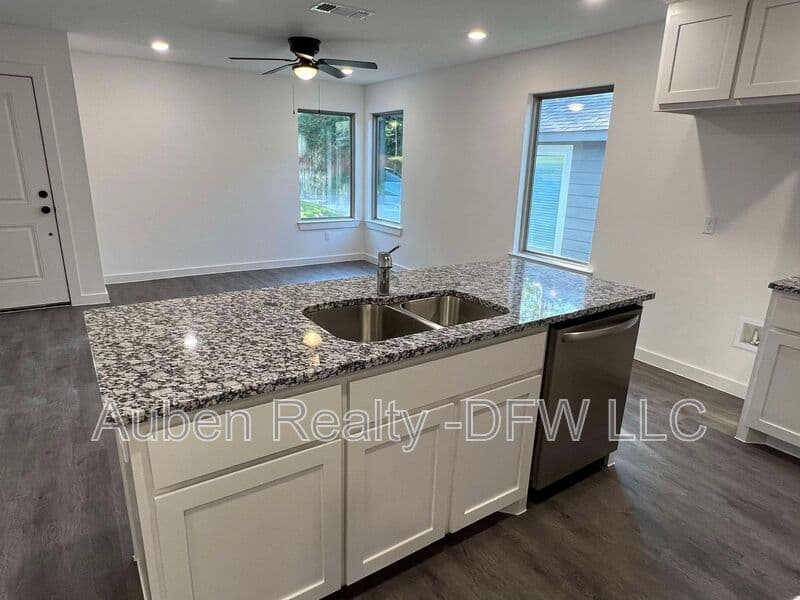 Denison House: 2524 South Fannin Avenue