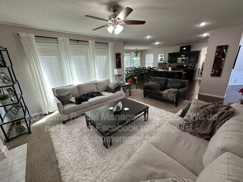 Overland Park House: 11429 W 142nd Ter