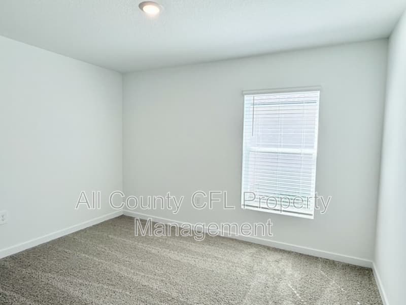 Lady Lake House: 219 Skyfield Court