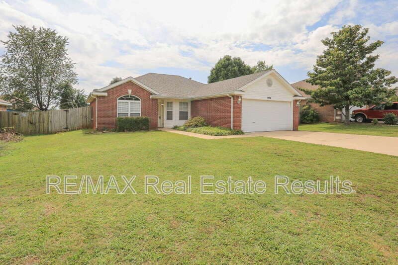 Centerton House: 1071 Evergreen St