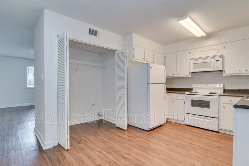 Augusta Townhome: 4021-B Wheeler Woods Road
