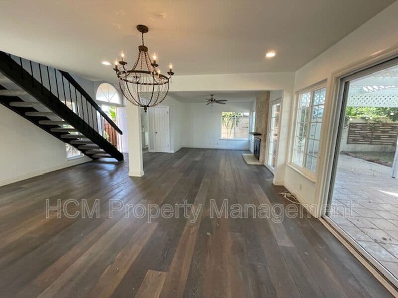 Irvine House: 3651 Claremont St