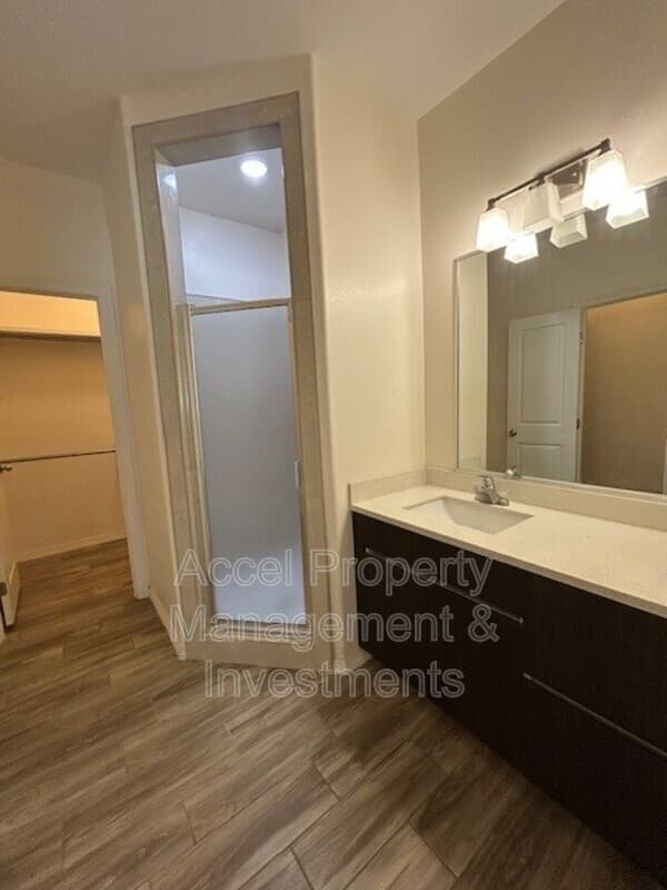 Alton Condo: 1012 W La Pointe