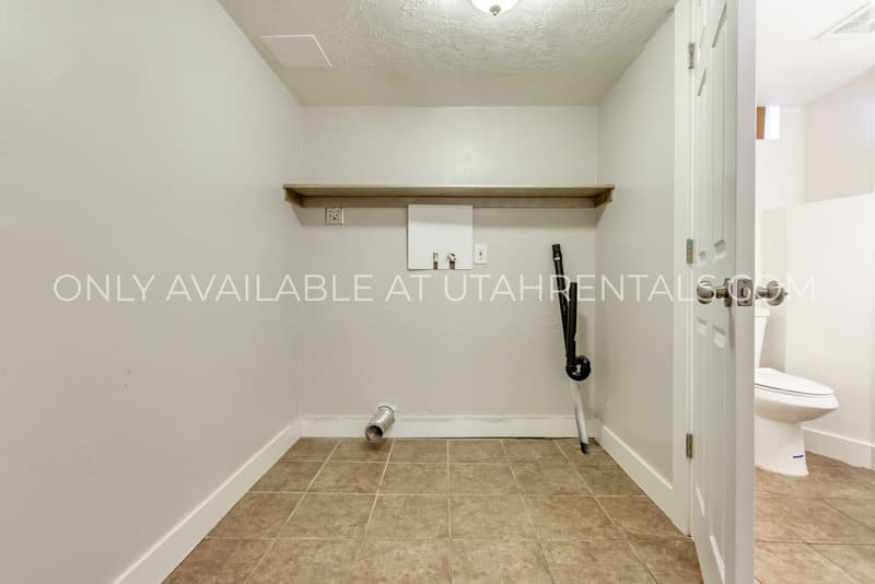 American Fork House: 411 W Main St