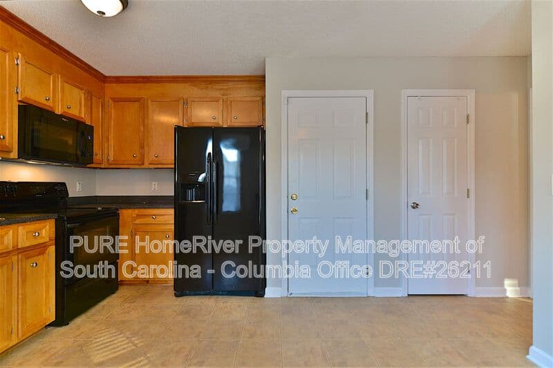 Elgin House: 20 Sugar Maple Ct