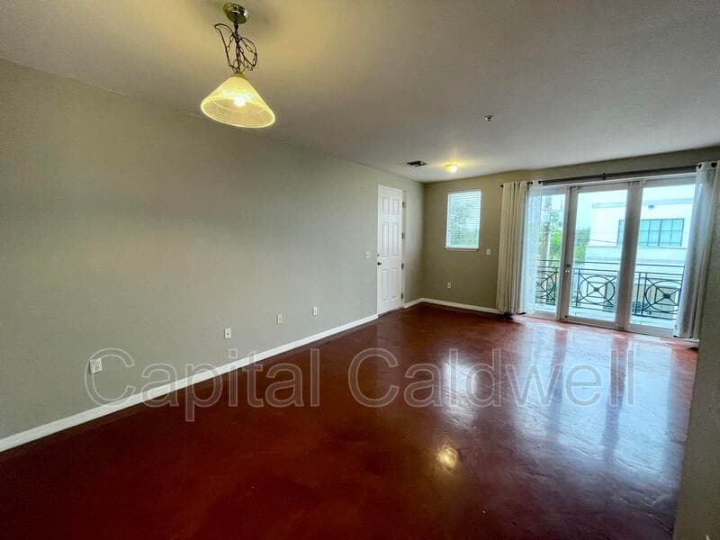 Tampa Condo: 2002 E 5th Ave #303