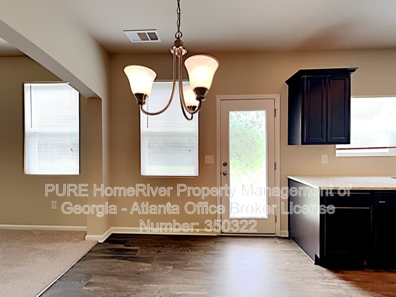Dallas House: 130 Laurelcrest Ln