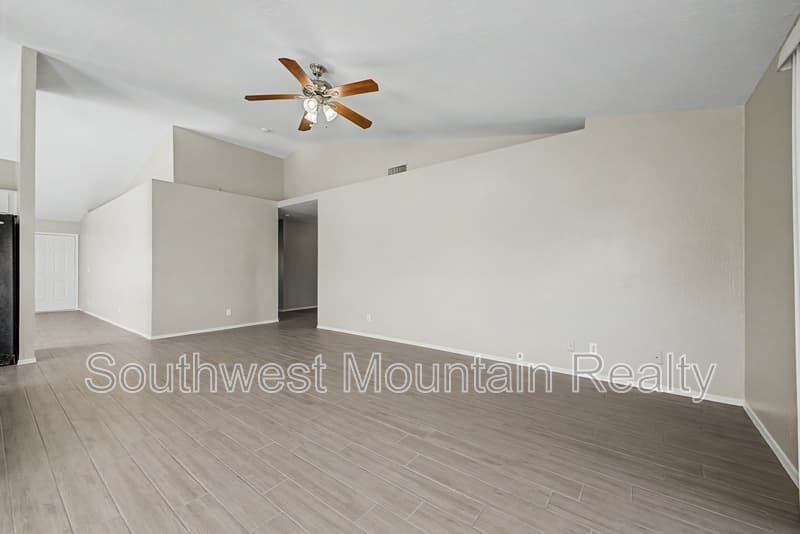 Chandler House: 2272 E Remington Pl