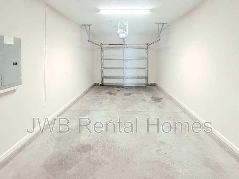 Jacksonville House: 8520 Cocoa Ave