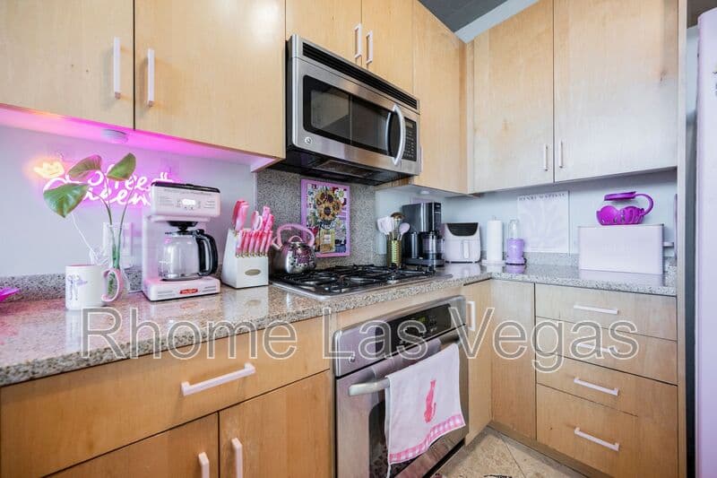 Las Vegas Condo: 353 E Bonneville Ave