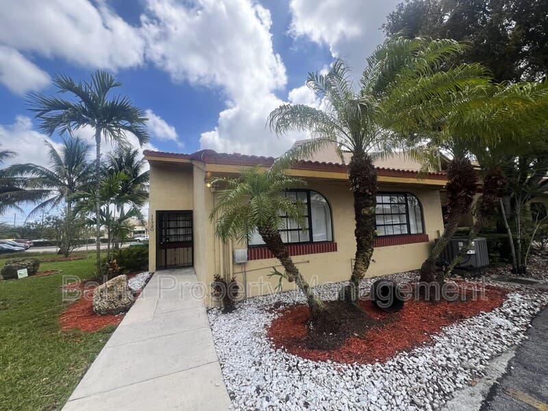 Miami Townhome: 11720 SW 103rd Ln