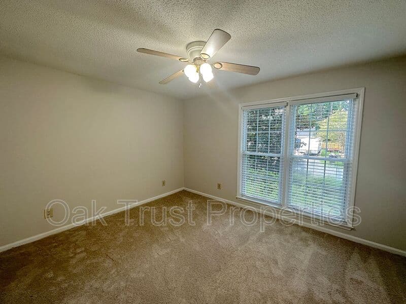 Summerville House: 213 Jimbo Road