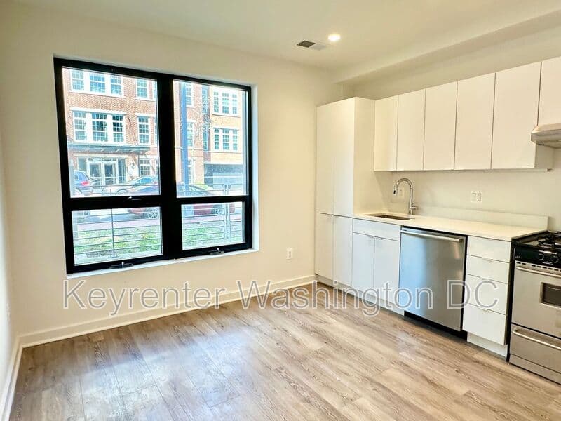 Washington Condo: 1460 Belmont St