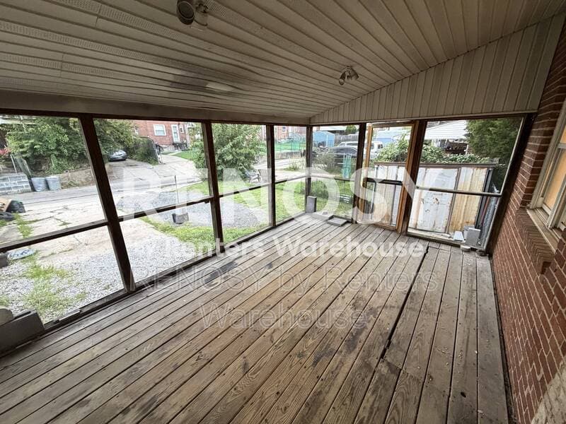 Baltimore House: 844 Jaydee Ave