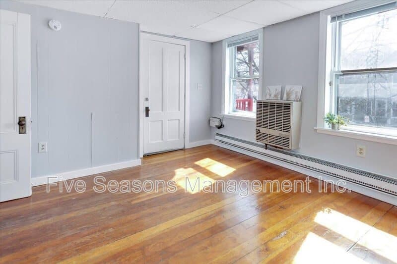 Burlington Condo: 4 Decatur Street