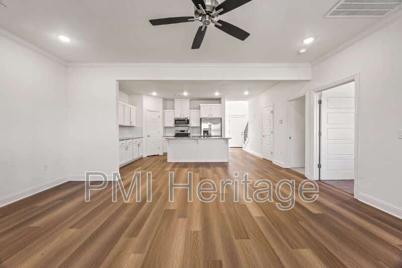 Bentonville House: 5802 Southwest Teppee Avenue