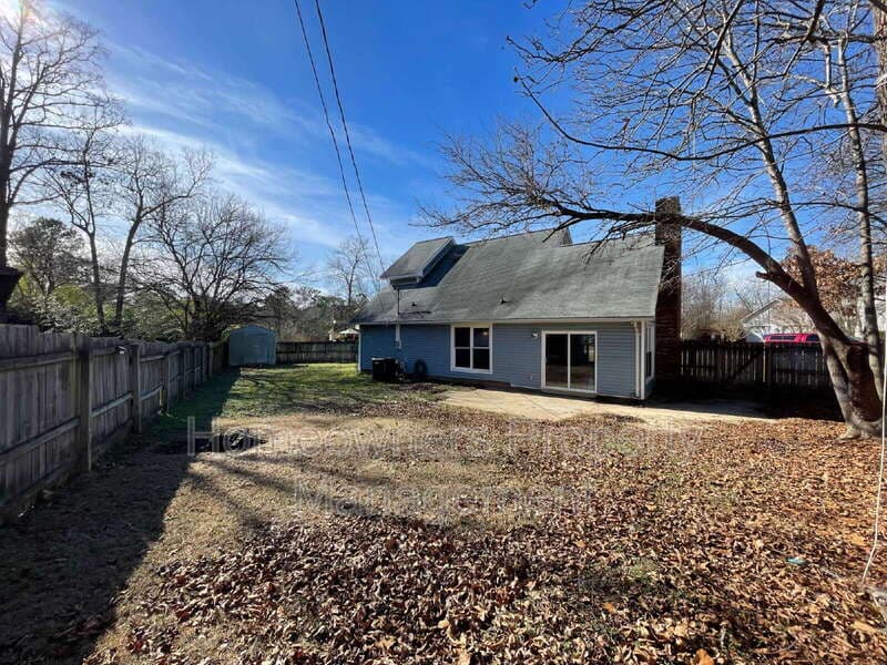 Fayetteville House: 6383 Hawfield Dr