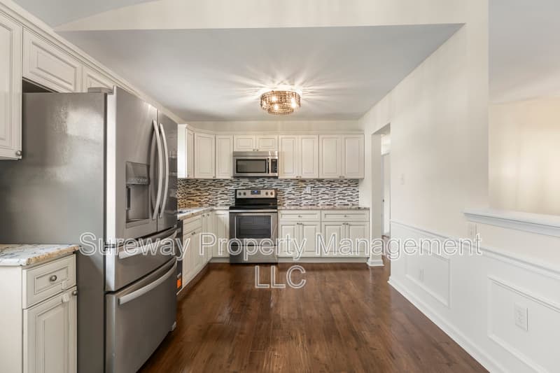 Browns Mills House: 211 California Trail