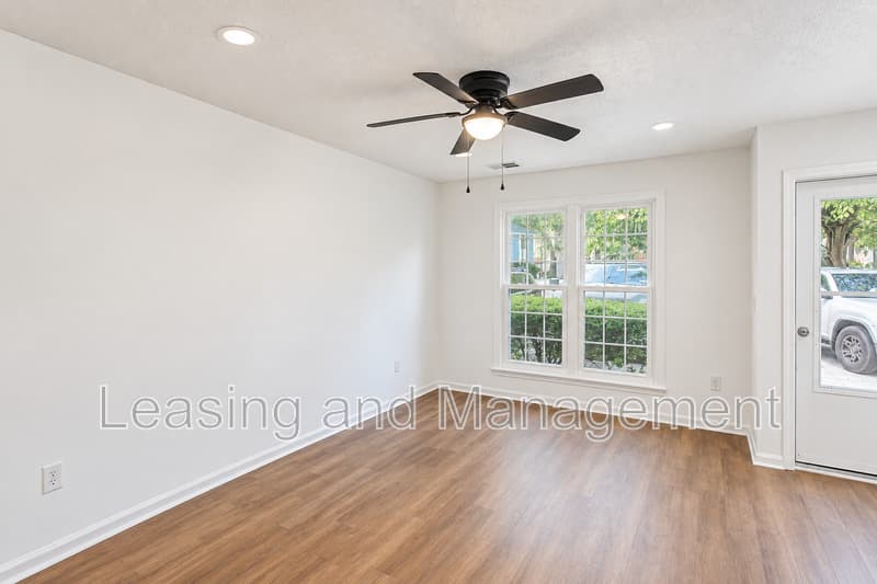 Mount Pleasant Townhome: 907 Royal Tern Lane