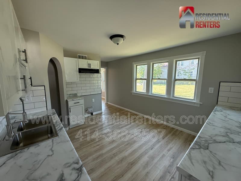 Milwaukee Condo: 3351 N 6th Street