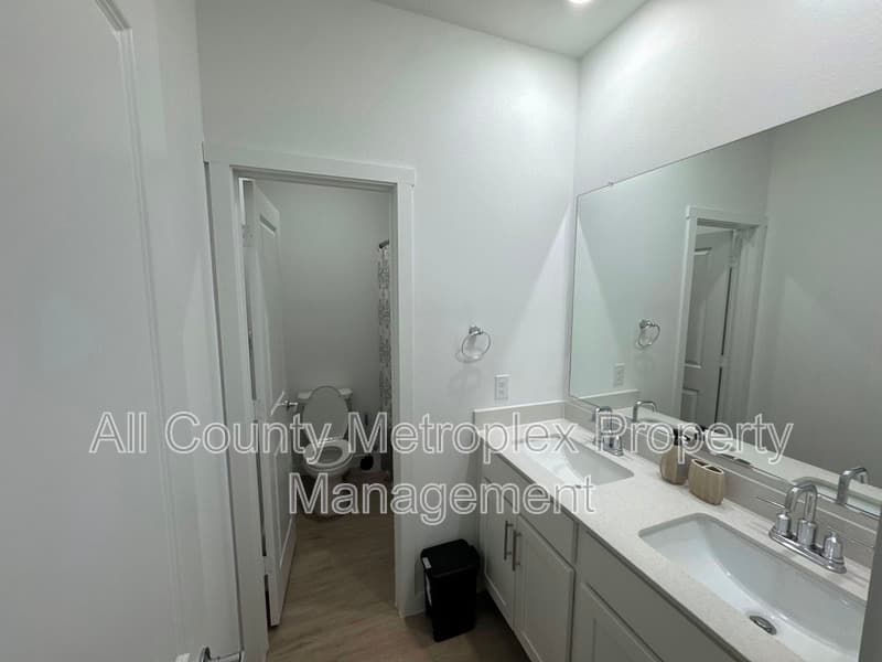 Little Elm House: 229 Invermore Drive