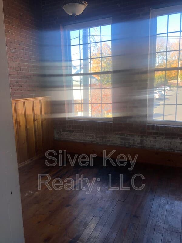 Athens Condo: 217 E. Washington Ave