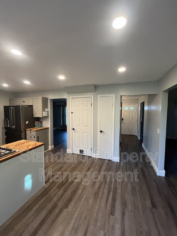 Rochester House: 43 Applewood Drive