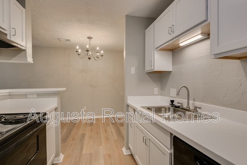 Augusta Condo: 2515 Center West Parkway - 5N